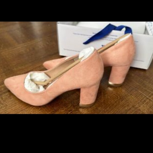 Heels - Picture 2 of 4